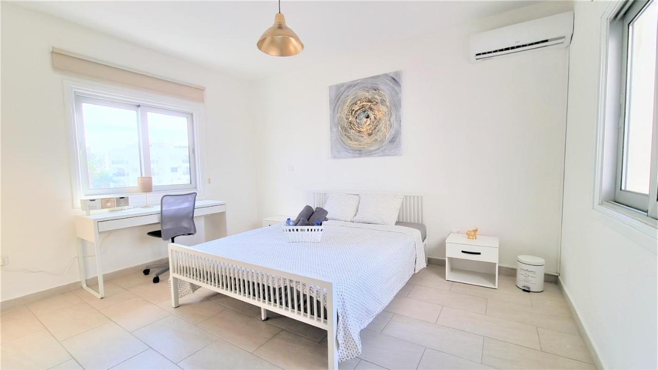 Spacious Lightflooded 2Br Apt / Near Center & Harbour Larnaca Ngoại thất bức ảnh