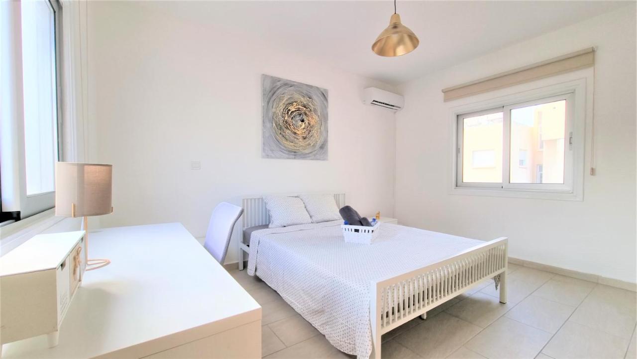 Spacious Lightflooded 2Br Apt / Near Center & Harbour Larnaca Ngoại thất bức ảnh
