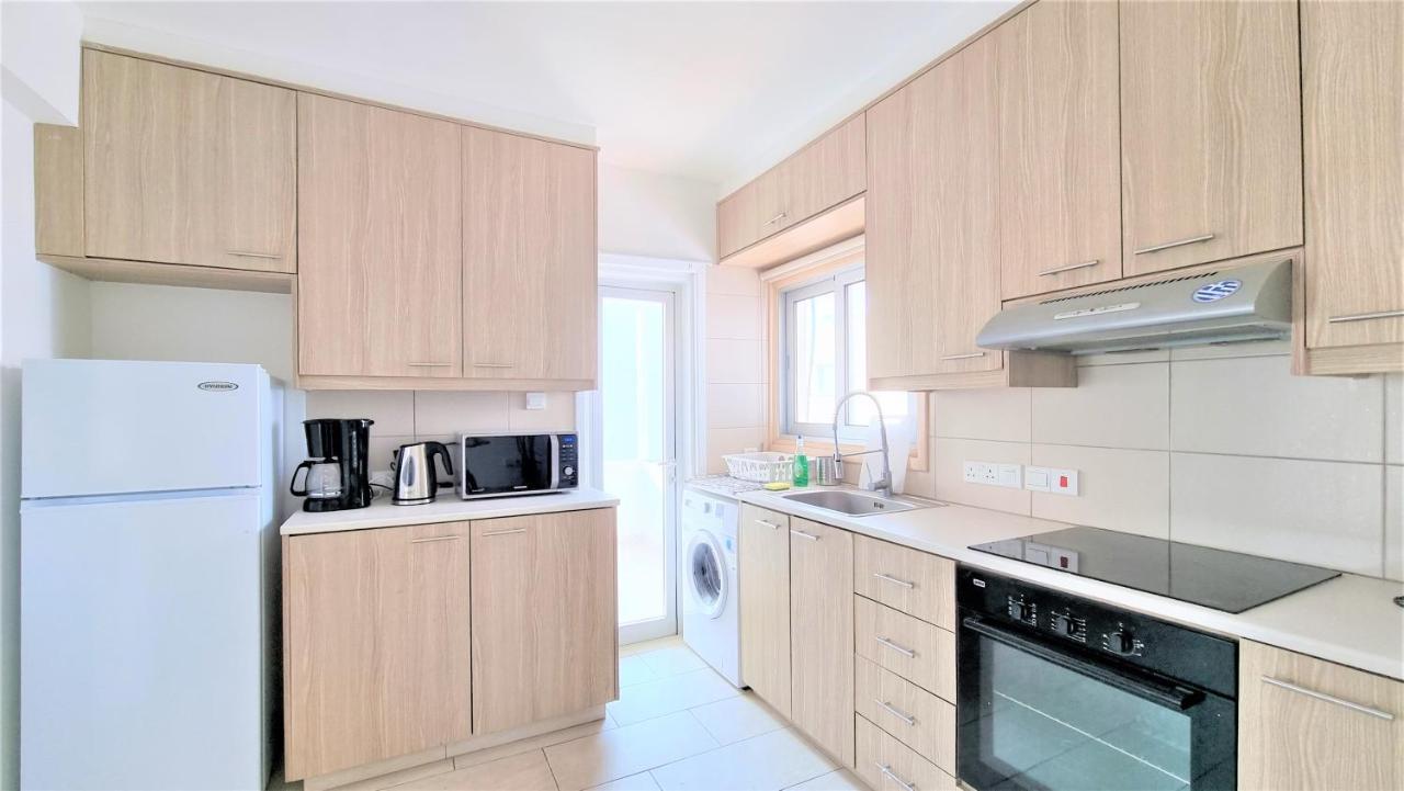 Spacious Lightflooded 2Br Apt / Near Center & Harbour Larnaca Ngoại thất bức ảnh