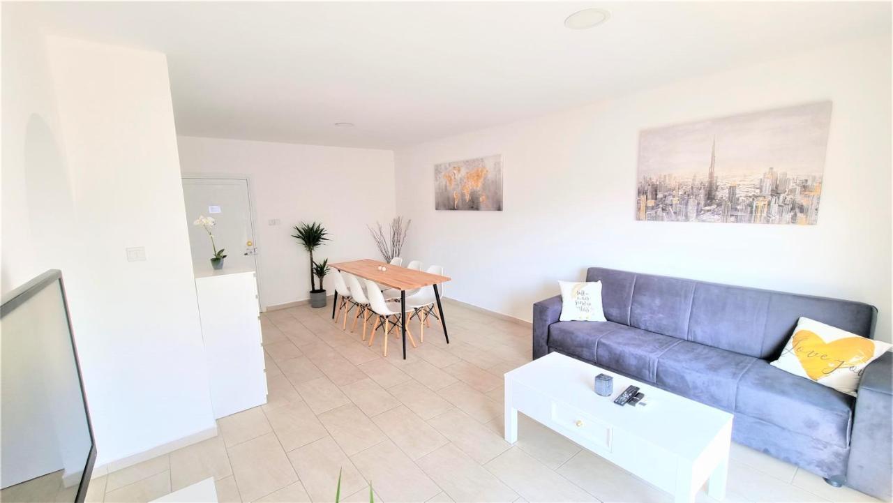 Spacious Lightflooded 2Br Apt / Near Center & Harbour Larnaca Ngoại thất bức ảnh