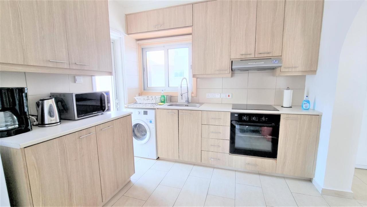 Spacious Lightflooded 2Br Apt / Near Center & Harbour Larnaca Ngoại thất bức ảnh
